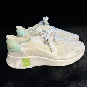 Nike Reposto CZ5630-013 Womens 10 Running Shoes Platinum‎ Tint Light Dew Sneaker